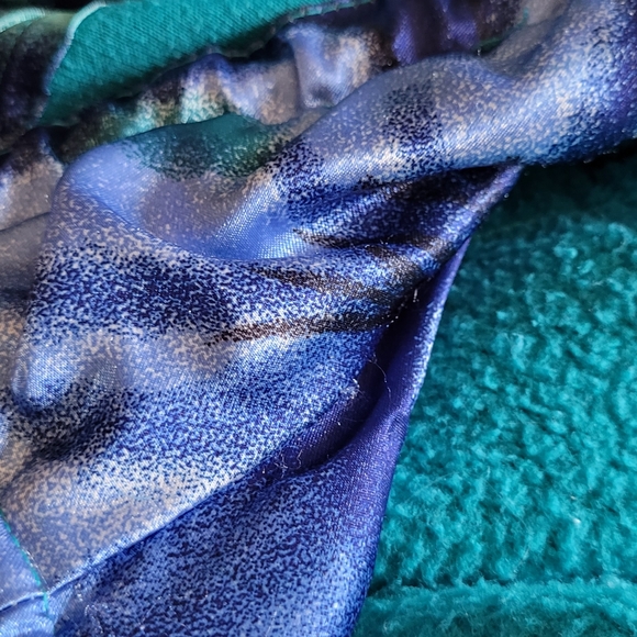 VINTAGE Lady's Footlocker Teal and Purple Half Zip - Picture 3 of 4